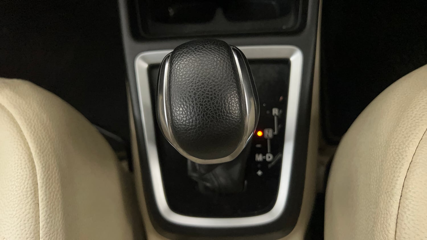 Used 2017 Maruti Suzuki Dzire ZXi AMT Petrol Automatic interior GEAR  KNOB VIEW