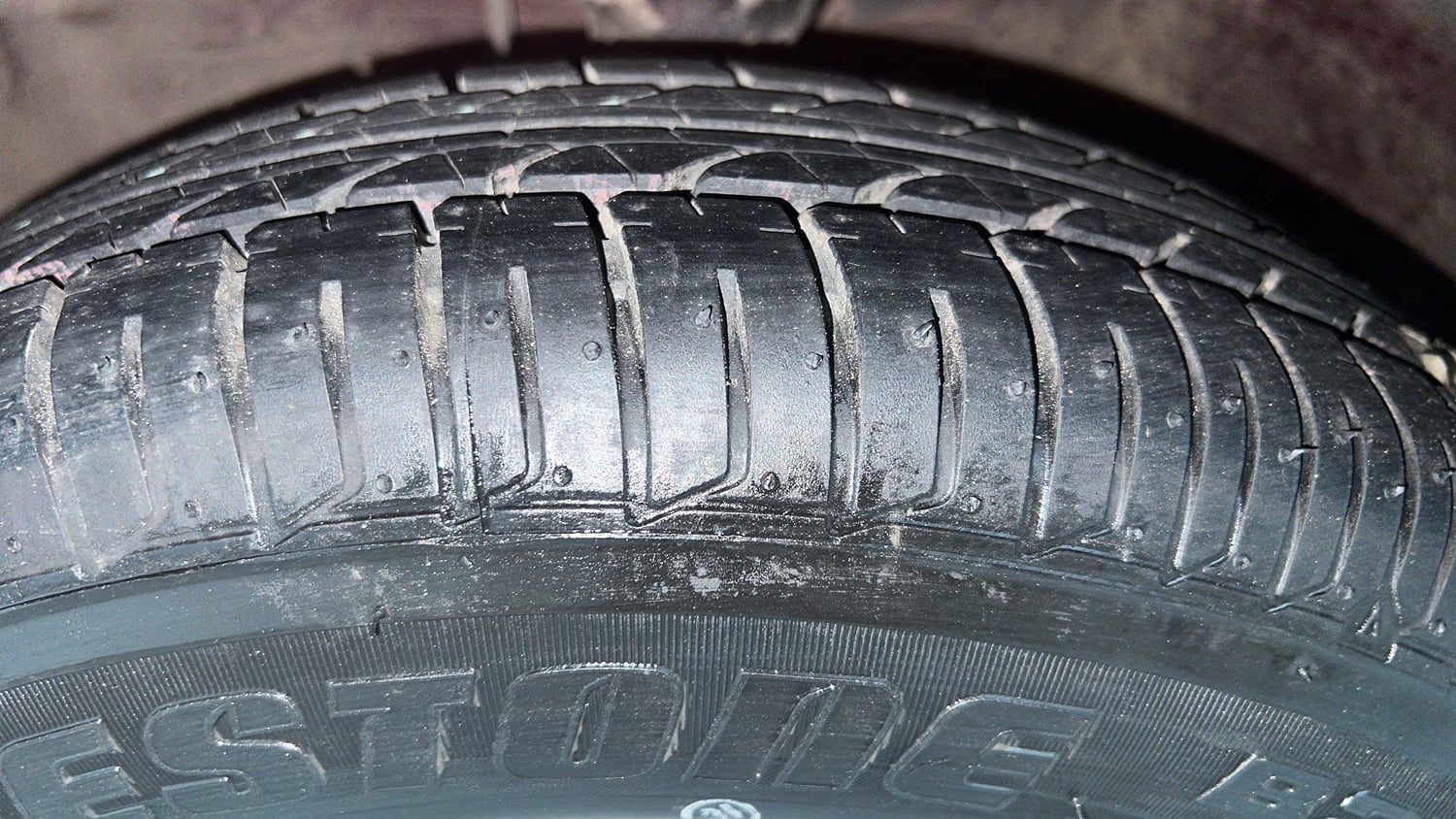 Used 2013 Hyundai i10 Magna 1.2 Kappa2 Petrol Manual tyres LEFT FRONT TYRE TREAD VIEW