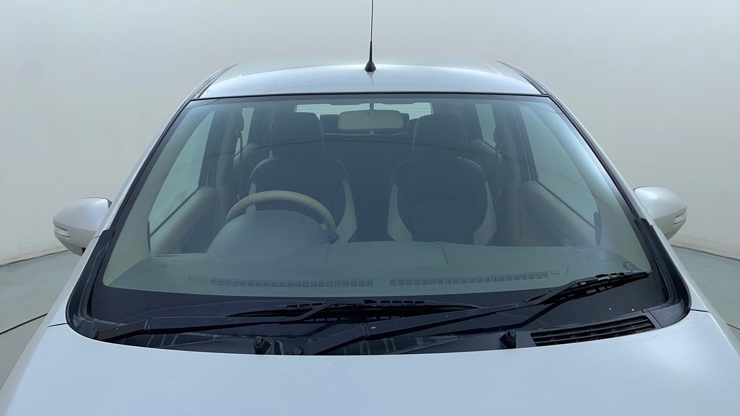 Used 2017 Maruti Suzuki Ertiga ZXI+ Petrol Manual exterior FRONT WINDSHIELD VIEW