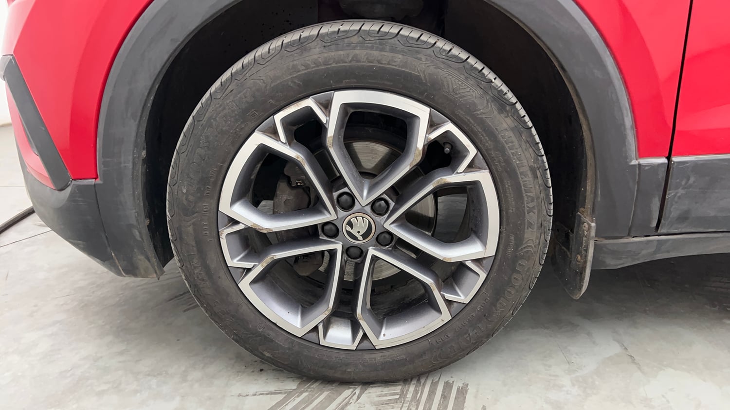 Used 2022 Skoda Kushaq Style 1.0L TSI AT Petrol Automatic tyres LEFT FRONT TYRE RIM VIEW