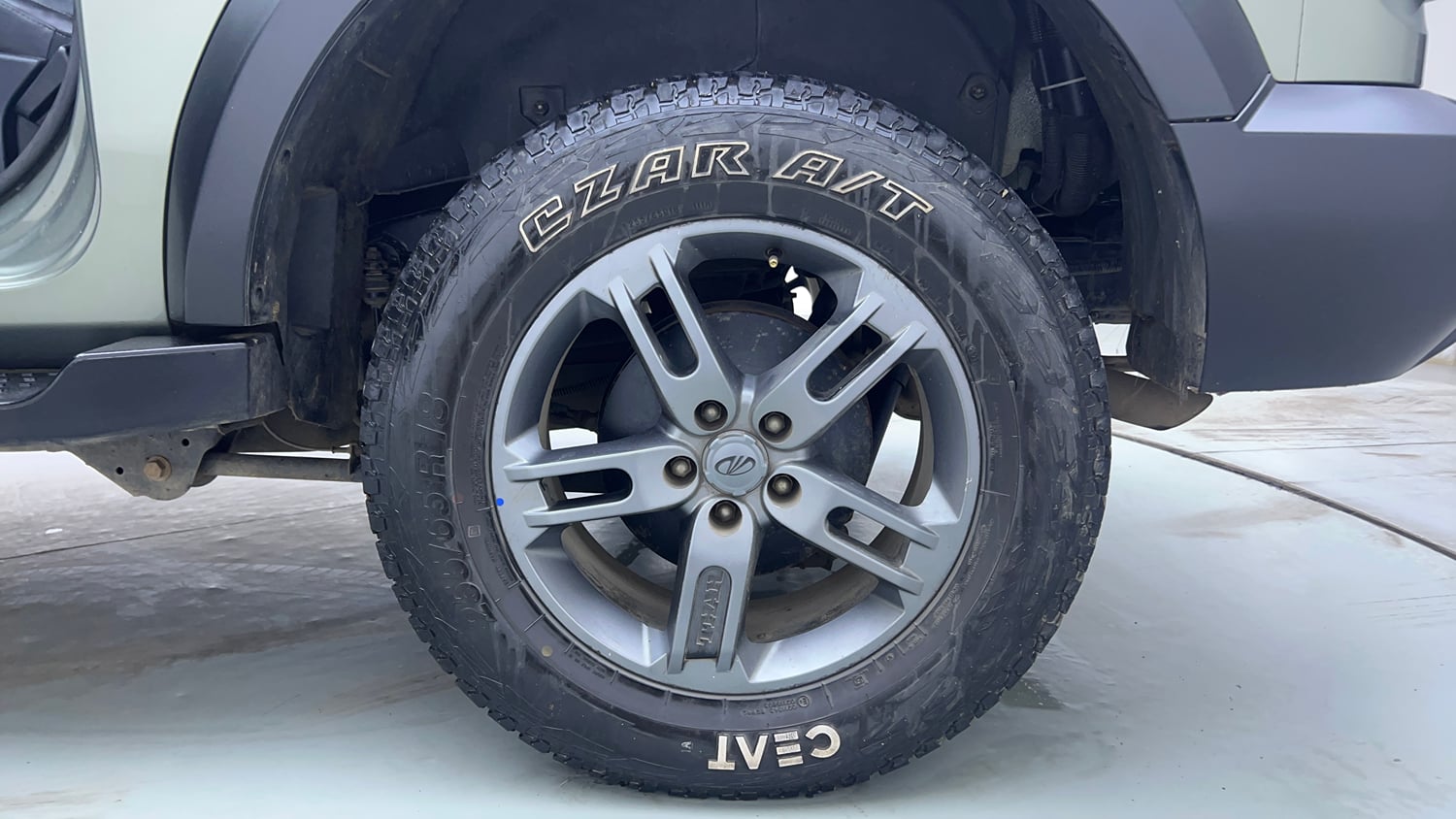Used 2021 mahindra Thar LX Hard Top Petrol MT 4WD Petrol Manual tyres LEFT REAR TYRE RIM VIEW
