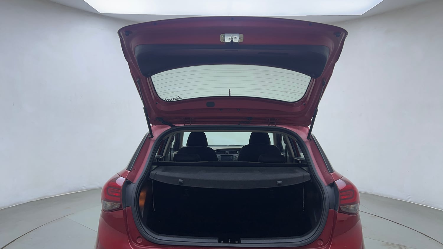 Used 2018 Hyundai Elite i20 Asta 1.2 (O) Petrol Manual interior DICKY DOOR OPEN VIEW