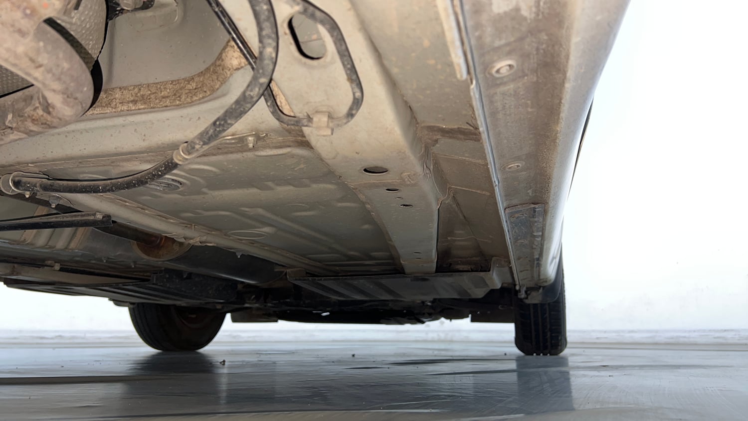 Used 2022 Maruti Suzuki Swift VXi Petrol Manual extra REAR RIGHT UNDERBODY VIEW