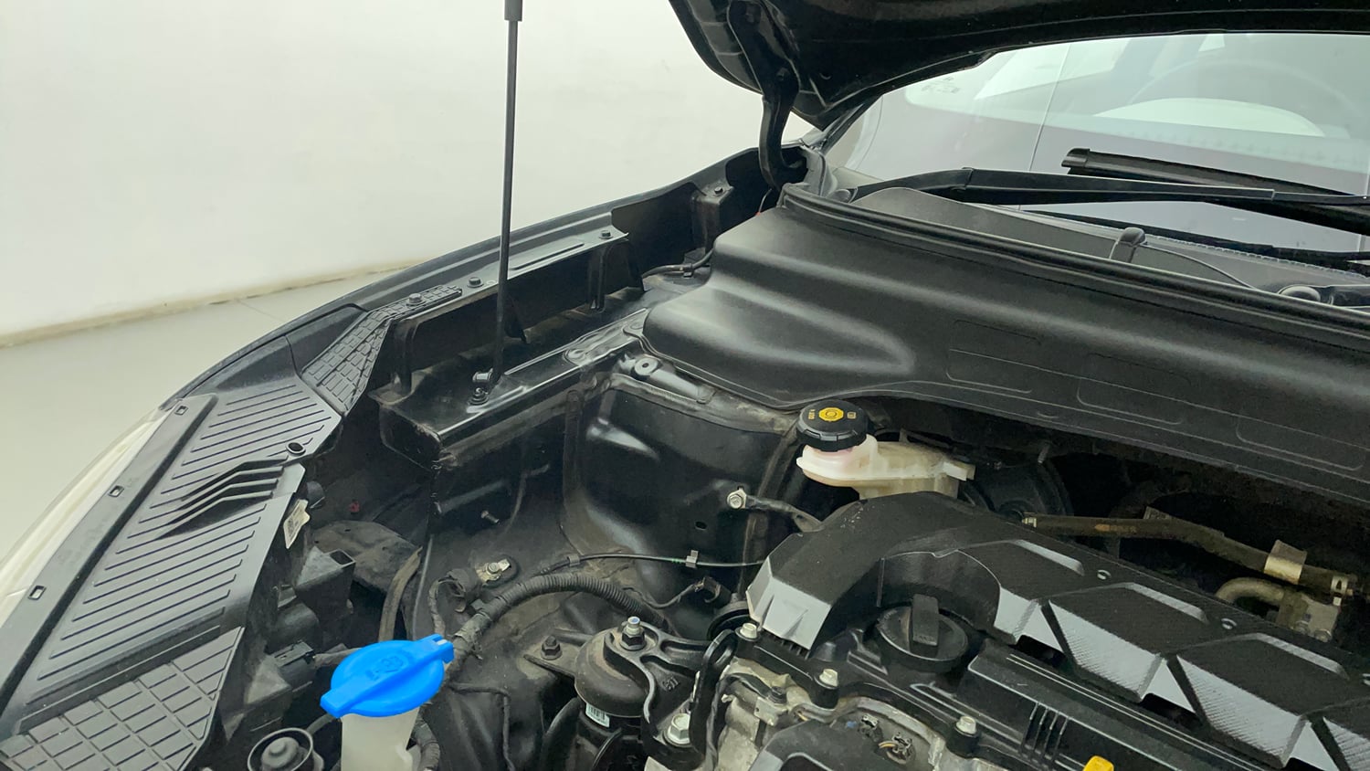 Used 2020 Hyundai Creta SX (O) 1.5 Petrol IVT Petrol Automatic engine ENGINE RIGHT SIDE HINGE & APRON VIEW