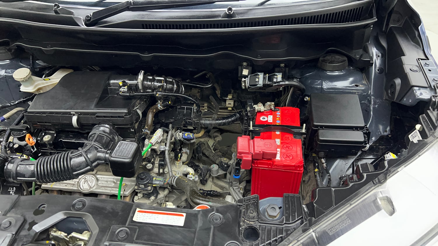 Used 2022 Maruti Suzuki XL6 Zeta MT Petrol Petrol Manual engine ENGINE LEFT SIDE VIEW