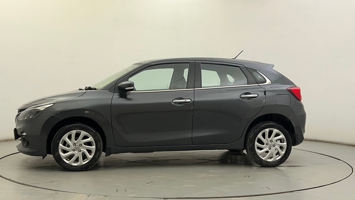Used 2023 Maruti Suzuki Baleno Zeta MT Petrol Manual exterior LEFT SIDE VIEW