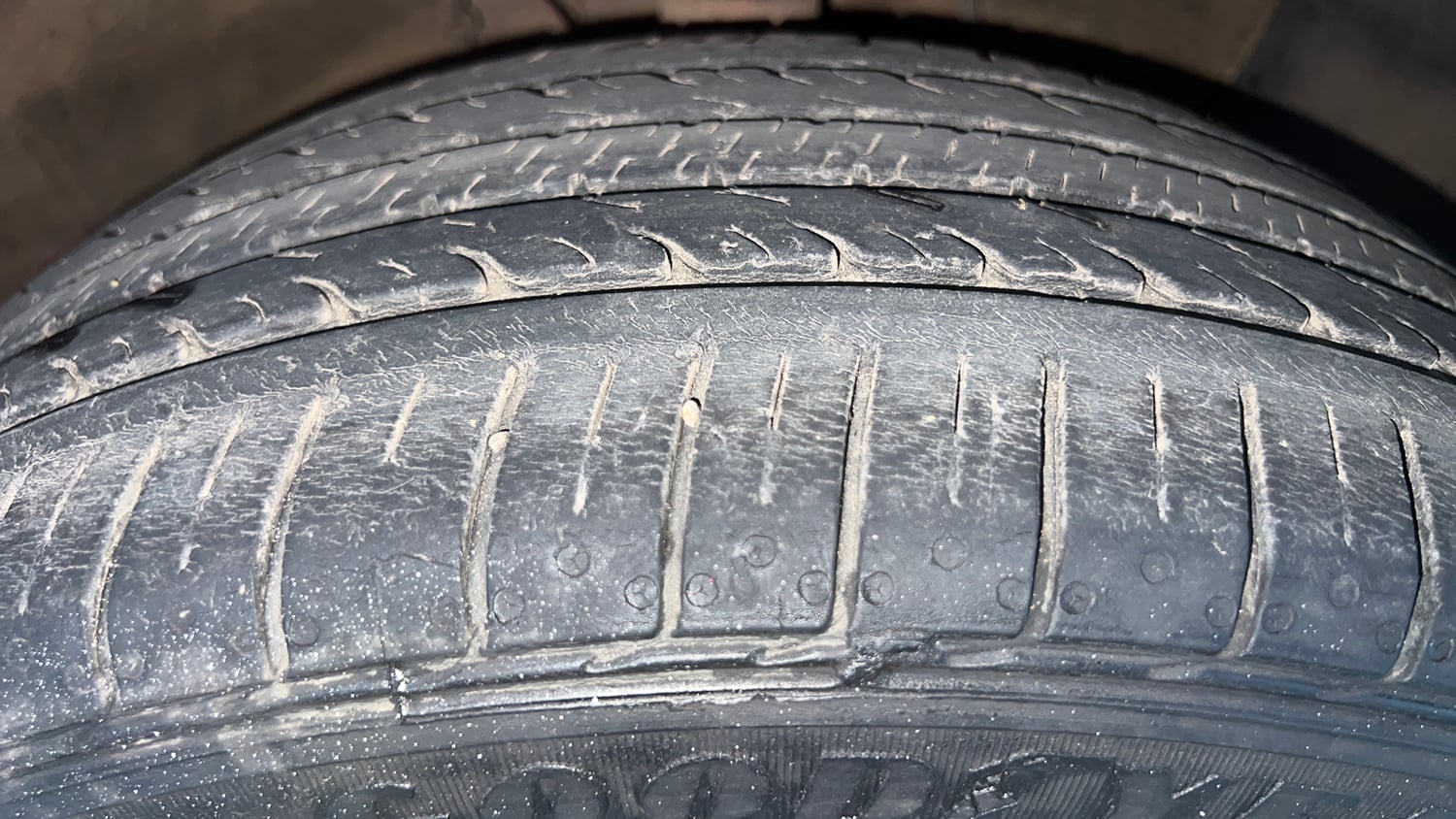 Used 2018 Hyundai Elite i20 Asta 1.2 (O) Petrol Manual tyres RIGHT FRONT TYRE TREAD VIEW