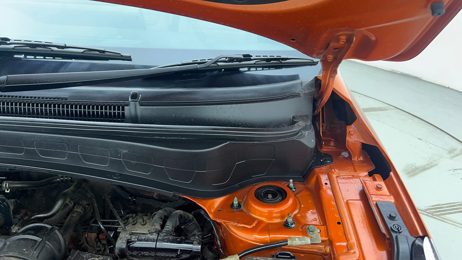 Used 2020 Kia Seltos GTX Plus 1.4 Petrol Manual engine ENGINE LEFT SIDE HINGE & APRON VIEW
