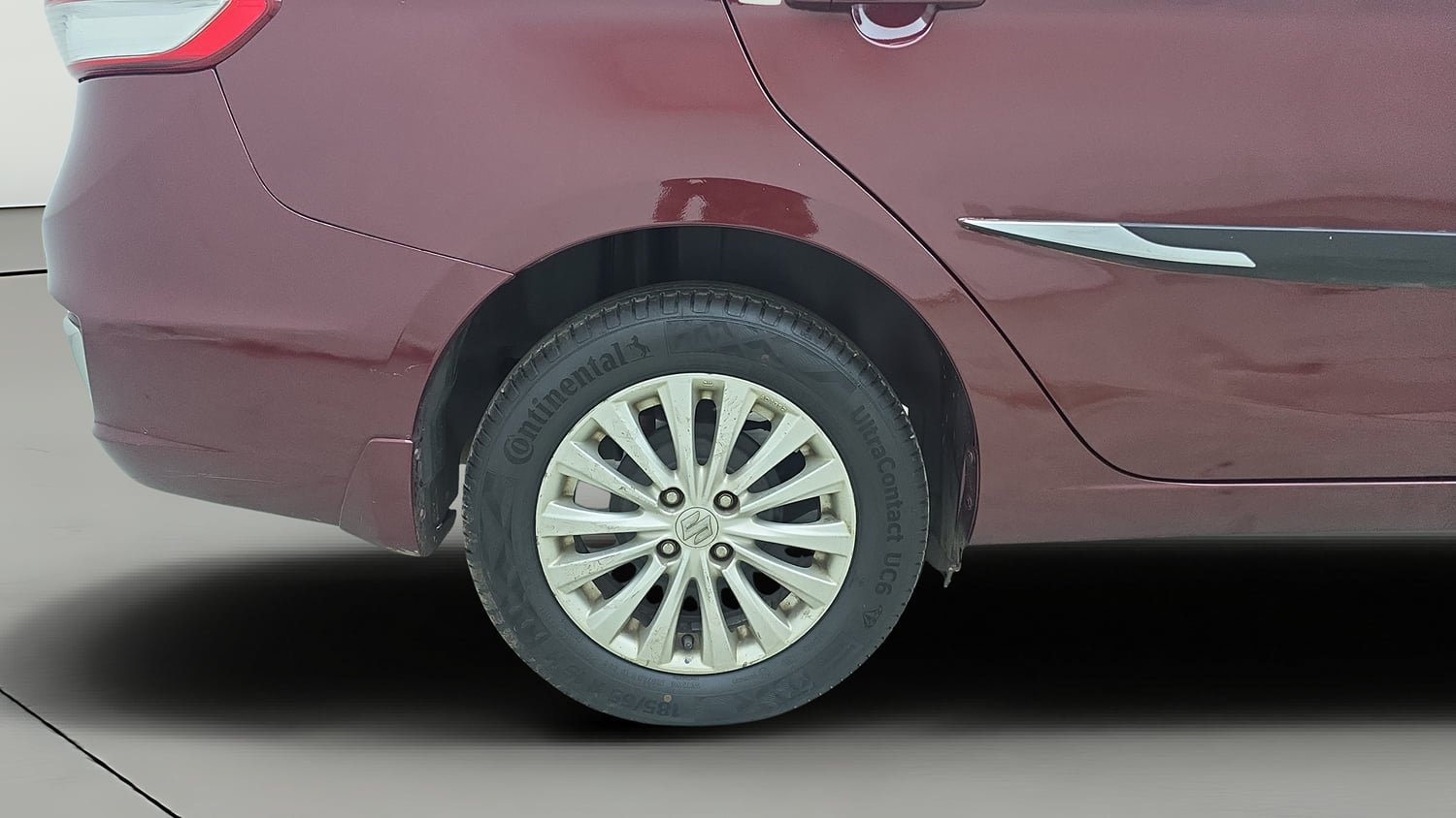 Used 2019 Maruti Suzuki Ciaz Delta Hybrid 1.5 Petrol Manual tyres RIGHT REAR TYRE RIM VIEW