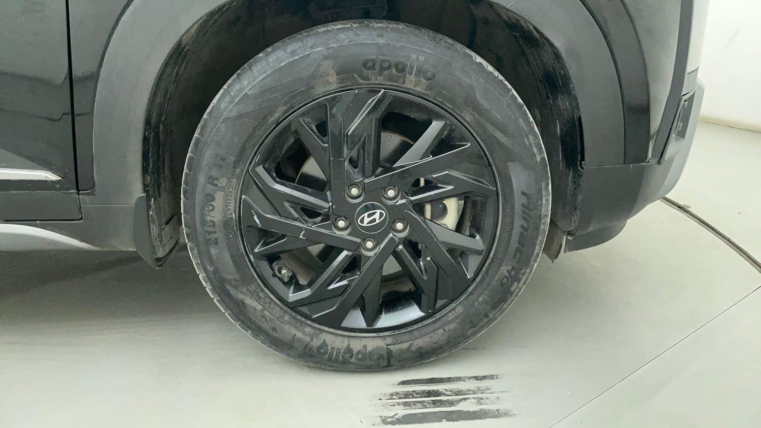 Used 2024 Hyundai Creta 1.5 MPi Petrol MT S(O) Petrol Manual tyres RIGHT FRONT TYRE RIM VIEW