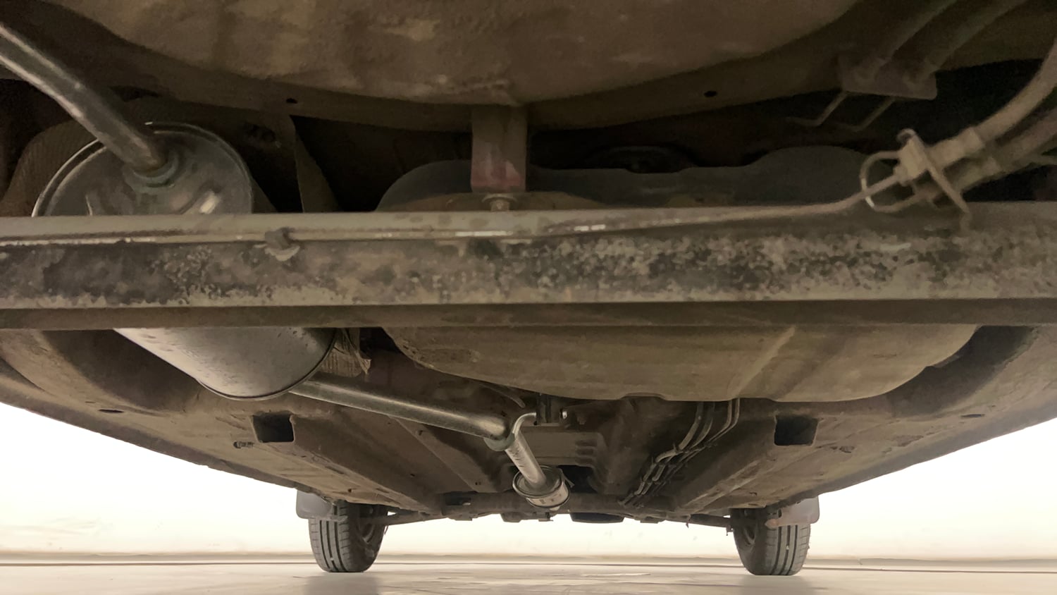 Used 2017 Renault Kwid RXT Petrol Manual extra REAR UNDERBODY VIEW (TAKEN FROM REAR)