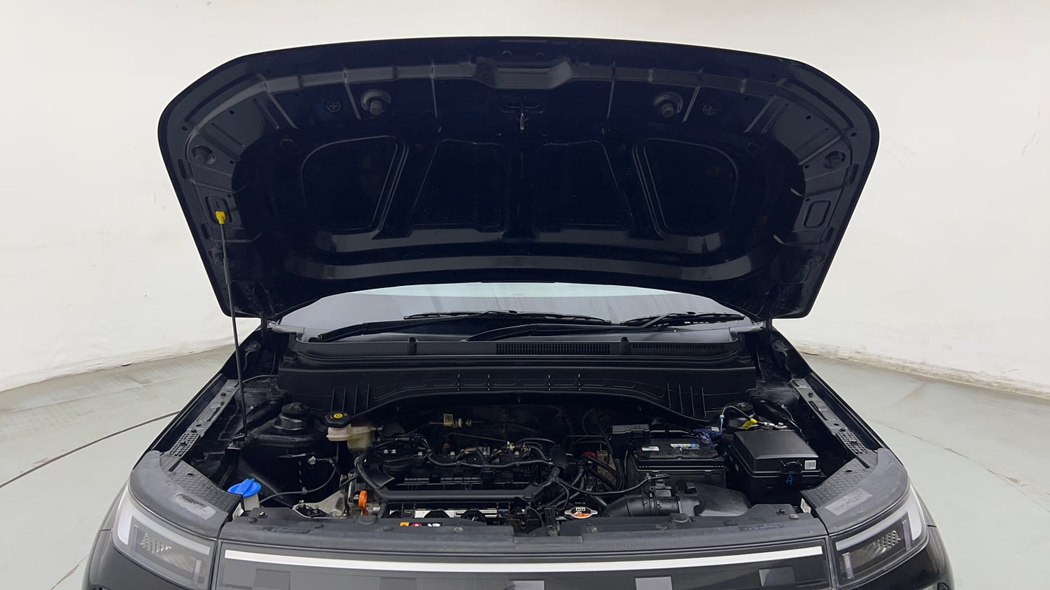 Used 2026 Hyundai Venue 1.2 Kappa Petrol MT HX5 Petrol Manual engine ENGINE & BONNET OPEN FRONT VIEW