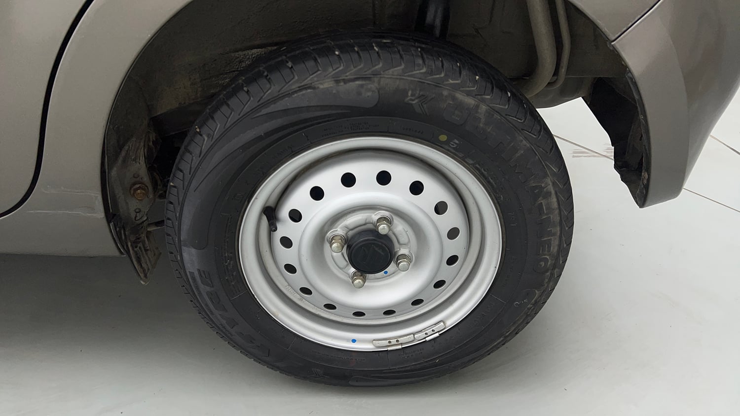 Used 2020 Maruti Suzuki Wagon R 1.0 LXi 1.0 Petrol Manual tyres LEFT REAR TYRE RIM VIEW