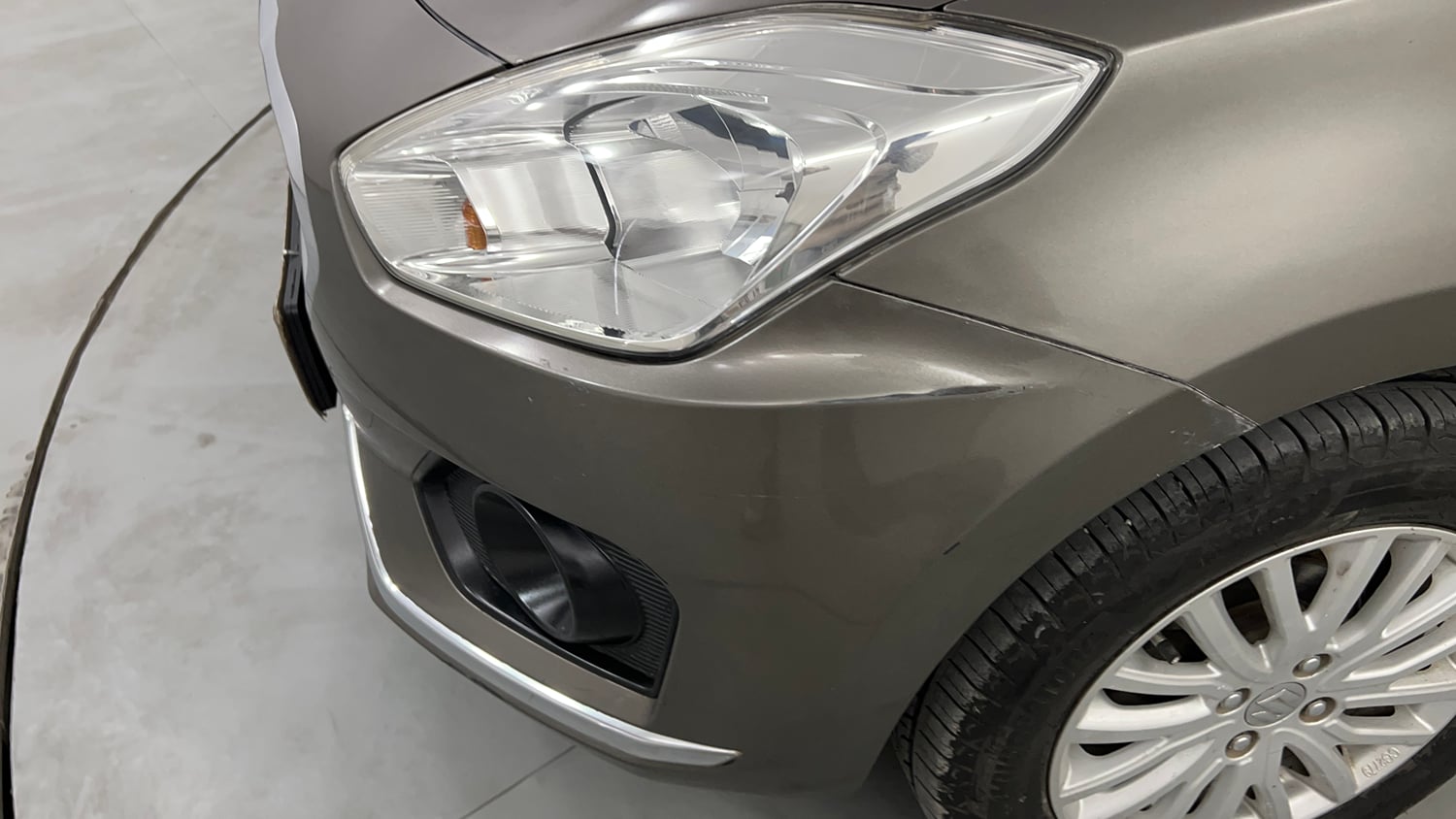 Used 2017 Maruti Suzuki Dzire ZXi AMT Petrol Automatic dents MINOR SCRATCH