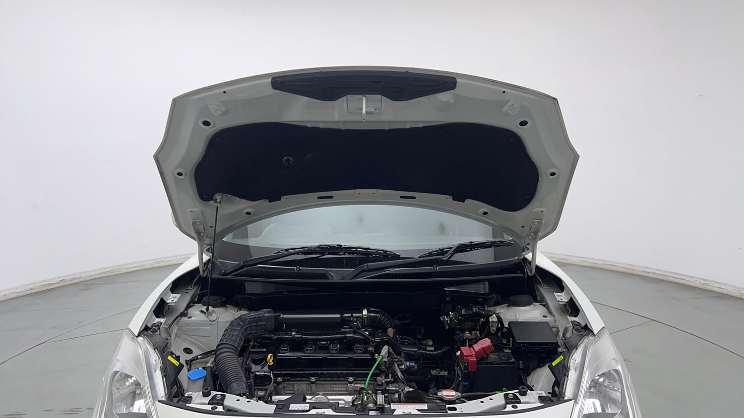 Used 2022 Maruti Suzuki Swift VXi Petrol Manual engine ENGINE & BONNET OPEN FRONT VIEW