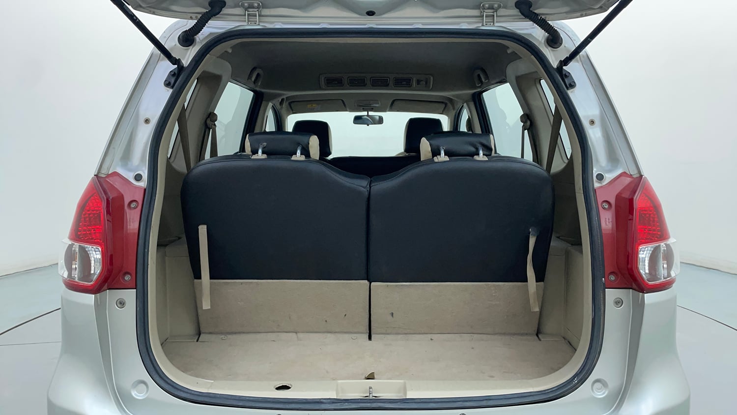 Used 2017 Maruti Suzuki Ertiga ZXI+ Petrol Manual interior DICKY INSIDE VIEW