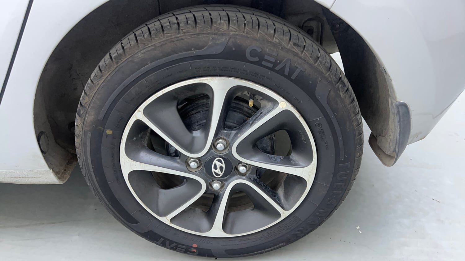 Used 2018 Hyundai Grand i10 Asta 1.2 Kappa VTVT Petrol Manual tyres LEFT REAR TYRE RIM VIEW