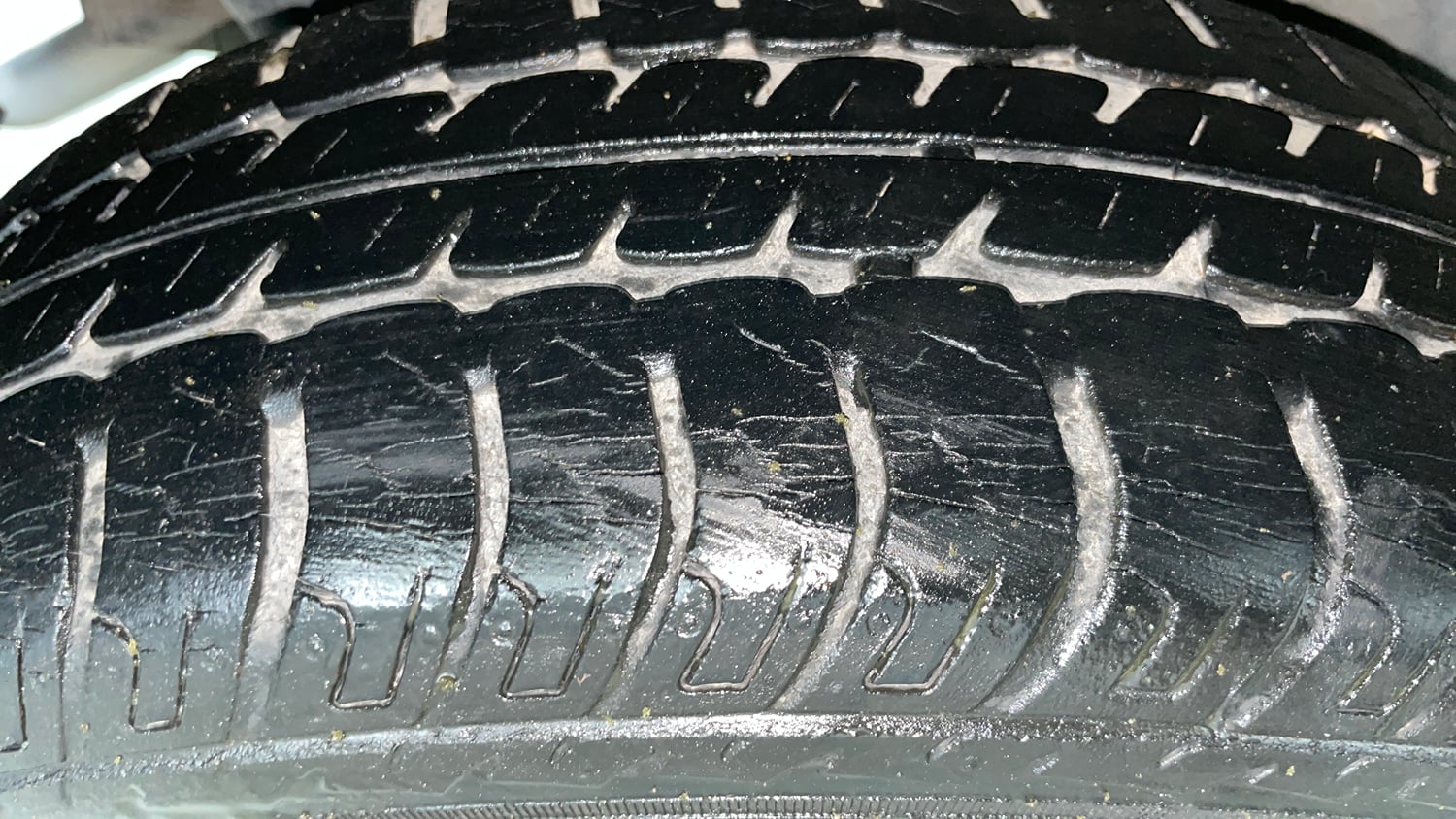 Used 2015 Maruti Suzuki Wagon R VXI Petrol Manual tyres RIGHT REAR TYRE TREAD VIEW