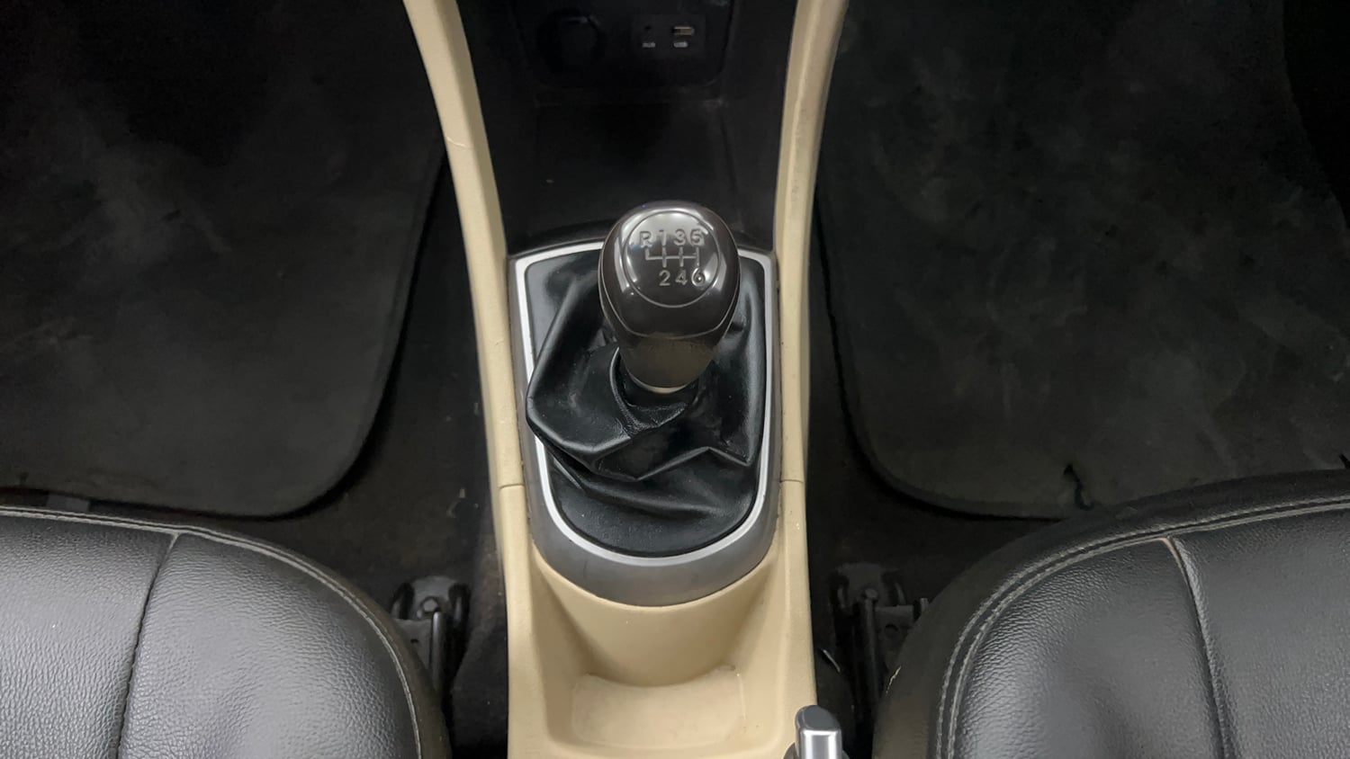 Used 2016 Hyundai Verna 1.6 CRDI SX Diesel Manual interior GEAR  KNOB VIEW