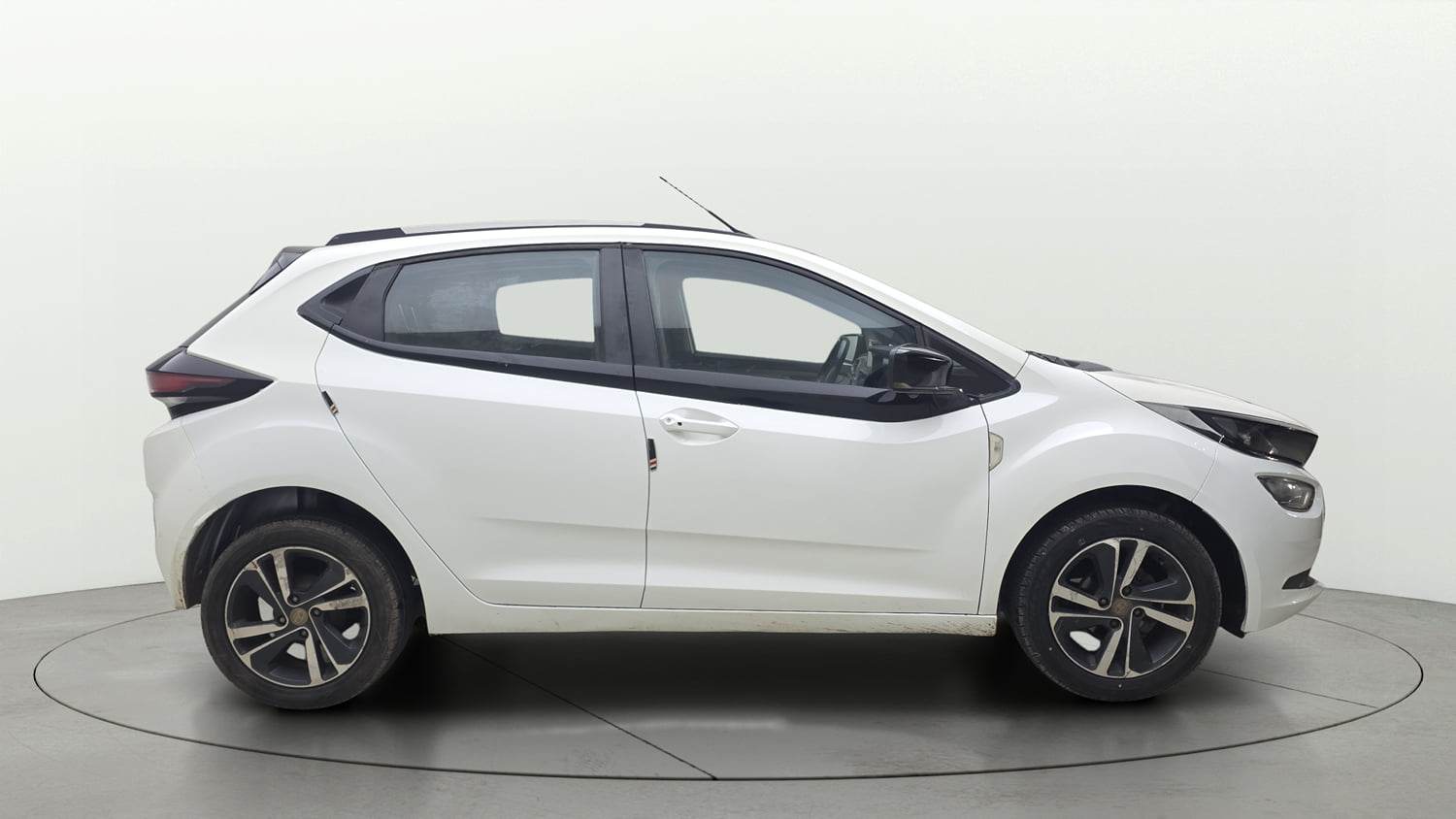 Used 2020 Tata Altroz XZ Petrol Petrol Manual exterior RIGHT SIDE VIEW