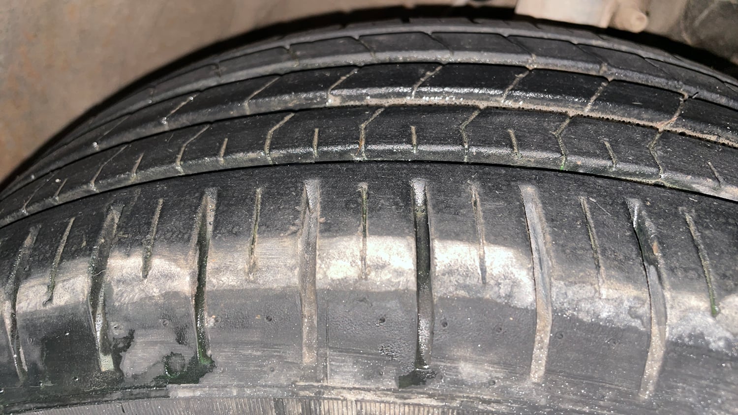 Used 2022 Maruti Suzuki Baleno Alpha AGS Petrol Automatic tyres RIGHT FRONT TYRE TREAD VIEW
