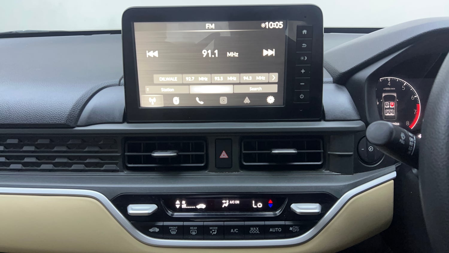 Used 2025 Honda Amaze ZX 1.2 Petrol CVT Petrol Automatic interior MUSIC SYSTEM & AC CONTROL VIEW