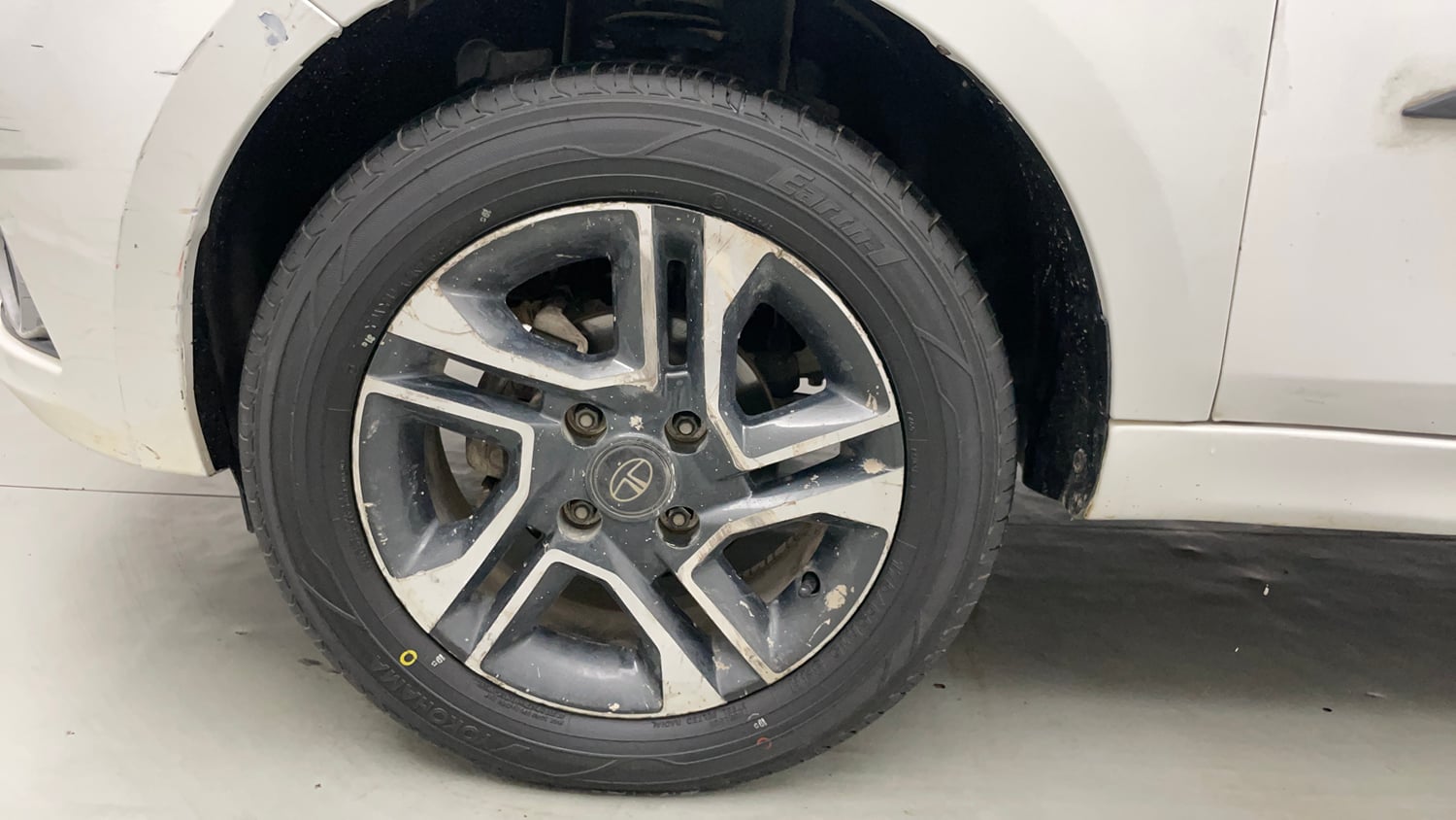 Used 2019 Tata Tiago Revotron XZ Plus Dual Tone Petrol Manual tyres LEFT FRONT TYRE RIM VIEW