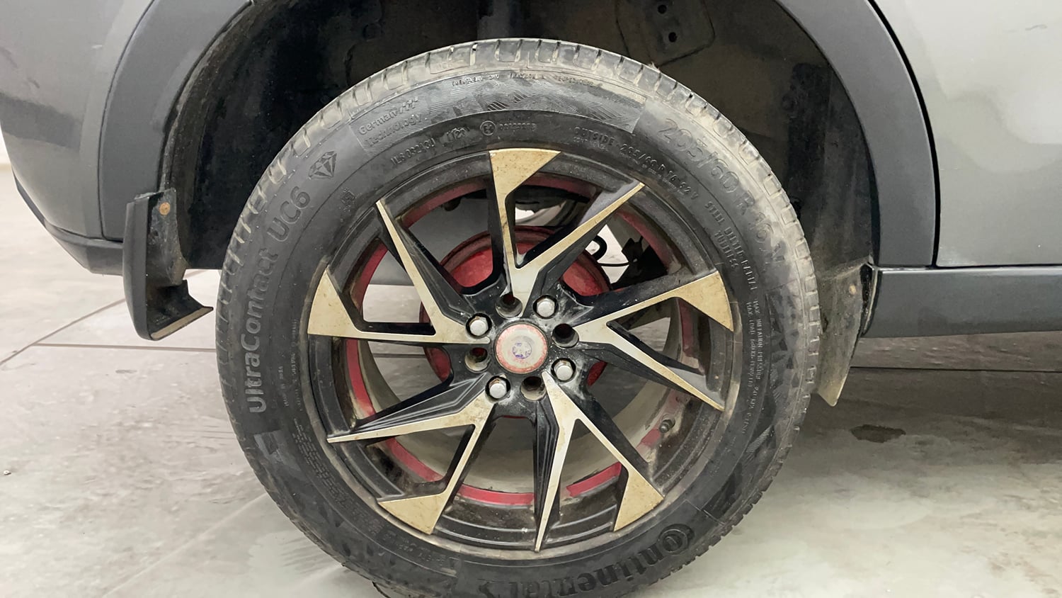 Used 2021 Tata Nexon XM (S) Petrol Manual tyres RIGHT REAR TYRE RIM VIEW