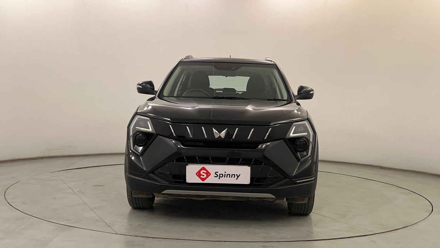 Used 2024 Mahindra XUV 3XO AX5 1.5 Diesel Diesel Manual exterior FRONT VIEW