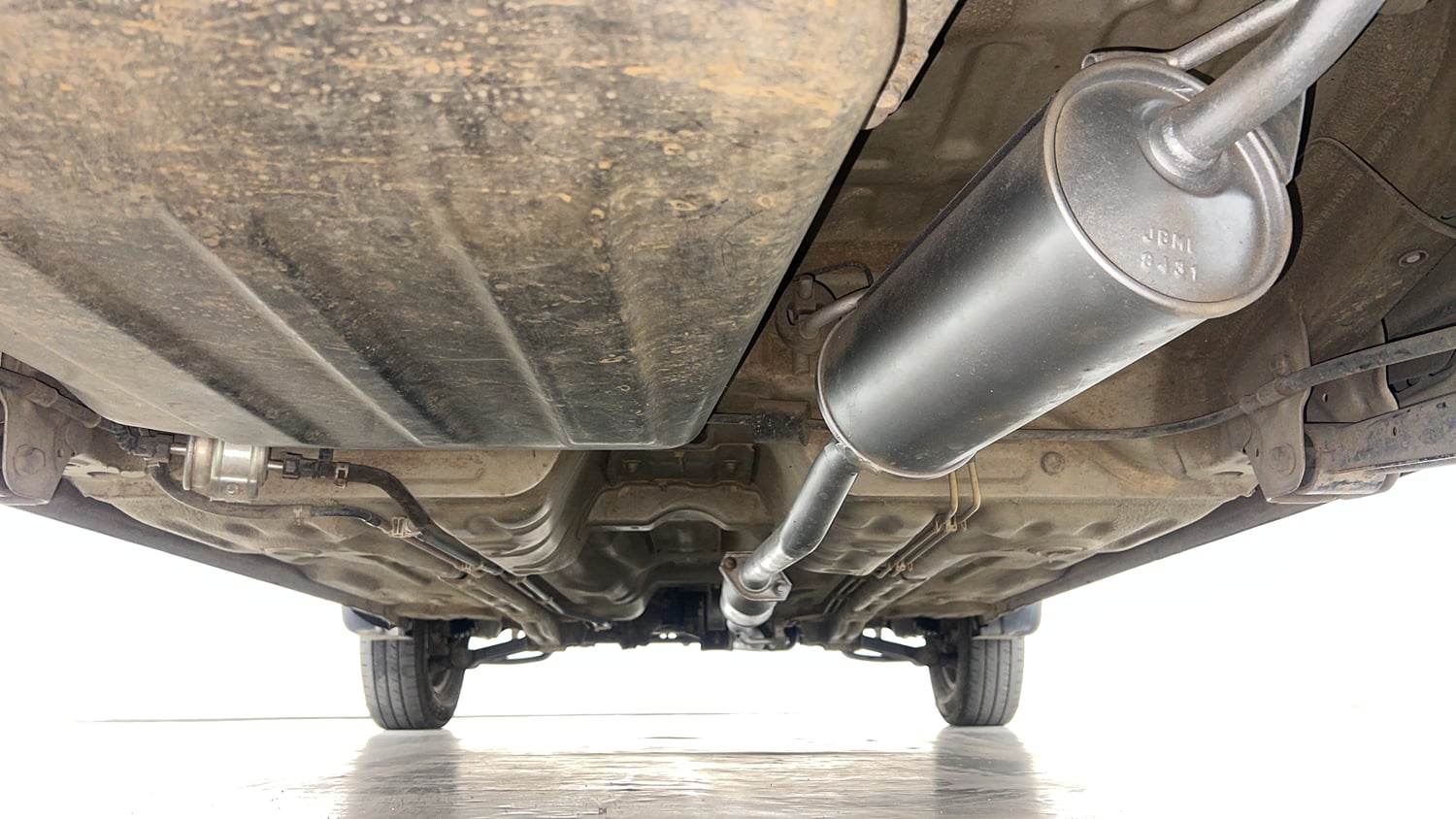 Used 2017 Maruti Suzuki Alto 800 LXi (O) Petrol Manual extra REAR UNDERBODY VIEW (TAKEN FROM REAR)