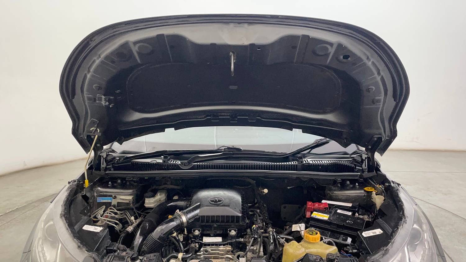 Used 2021 Tata Nexon XM (S) Petrol Manual engine ENGINE & BONNET OPEN FRONT VIEW