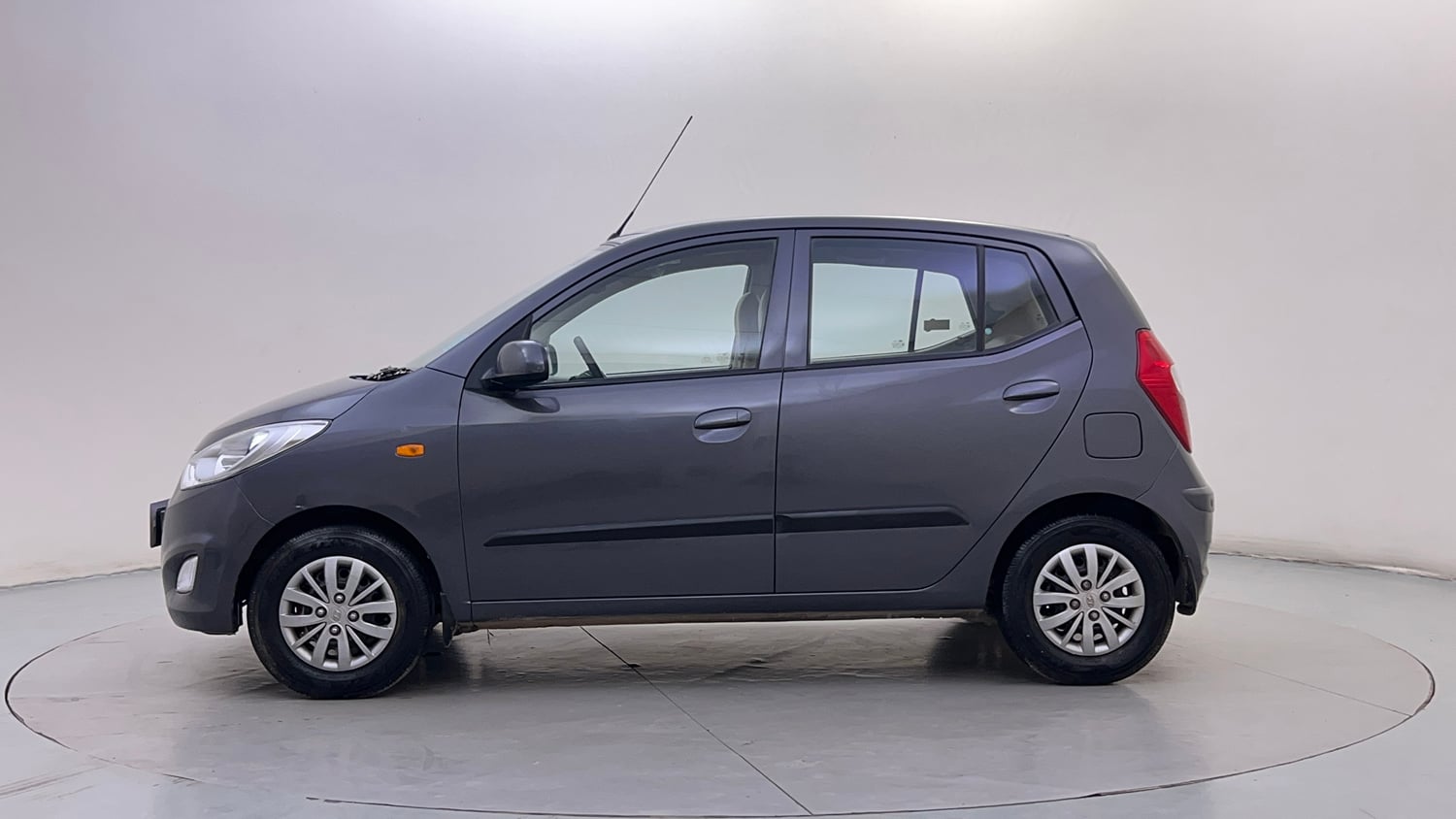 Used 2015 Hyundai i10 Sportz 1.1 iRDE2 Petrol Manual exterior LEFT SIDE VIEW