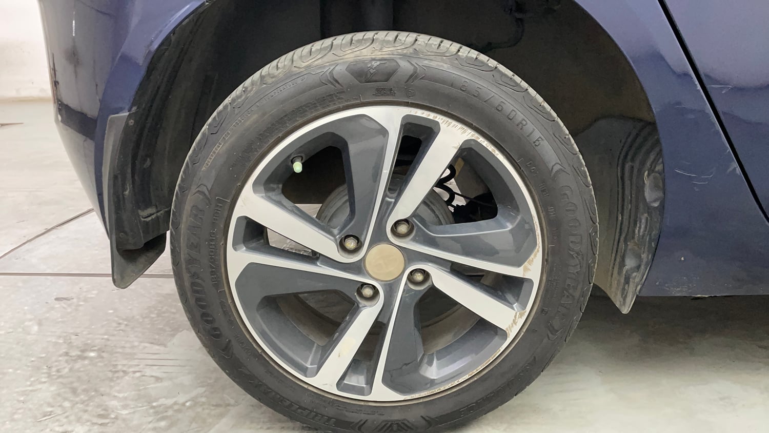 Used 2023 Tata Altroz XZ Plus (S) Petrol Manual tyres RIGHT REAR TYRE RIM VIEW