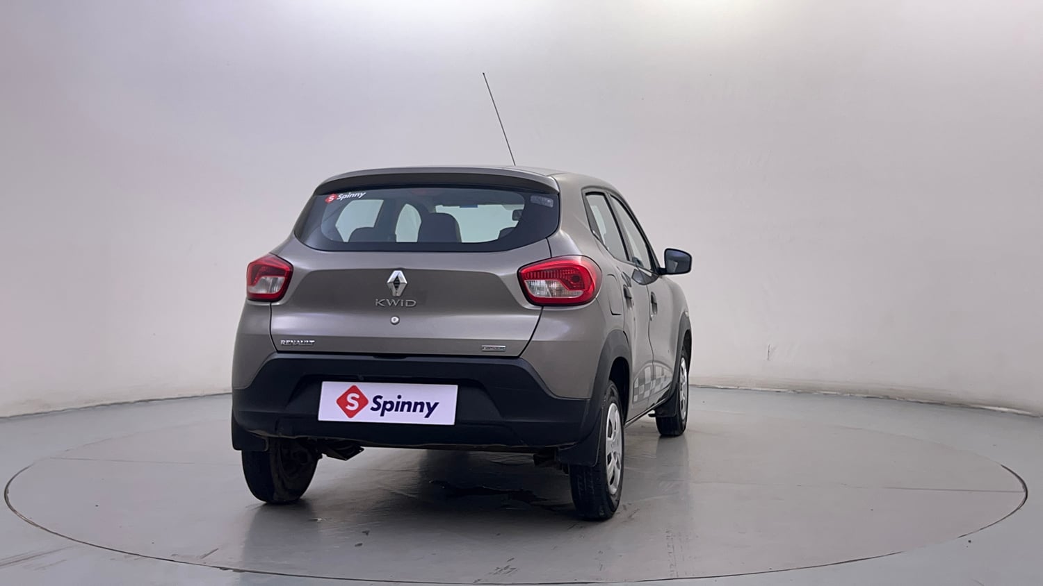 Used 2018 Renault Kwid 1.0 RXT AMT Opt Petrol Automatic exterior RIGHT REAR CORNER VIEW