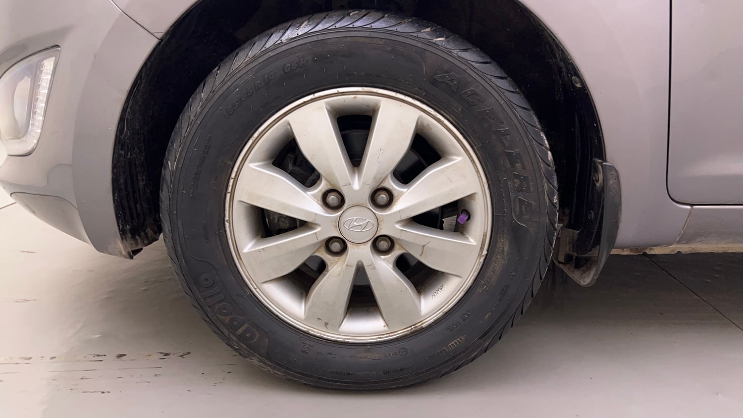 Used 2012 Hyundai i20 Sportz 1.2 Petrol Manual tyres LEFT FRONT TYRE RIM VIEW