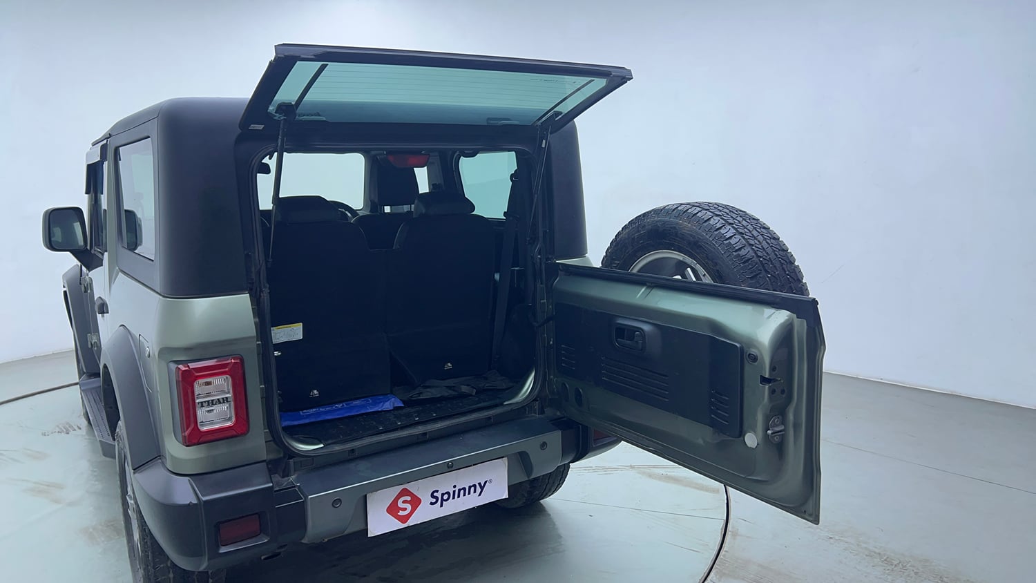 Used 2021 mahindra Thar LX Hard Top Petrol MT 4WD Petrol Manual interior DICKY DOOR OPEN VIEW