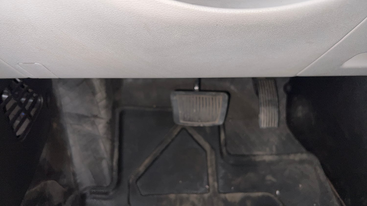 Used 2023 Hyundai Venue SX (O) 1.0 Turbo DCT Petrol Automatic interior PEDALS VIEW