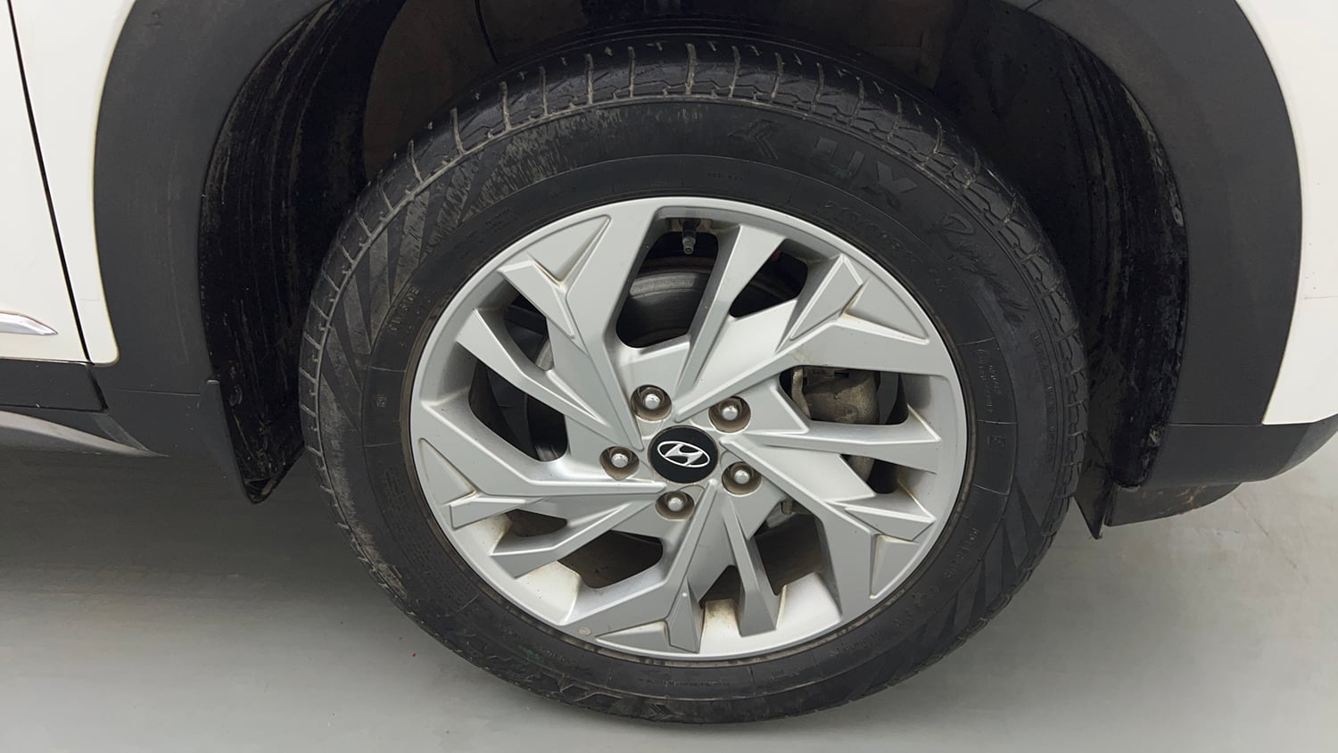 Used 2023 Hyundai Creta SX 1.5 Petrol Petrol Manual tyres RIGHT FRONT TYRE RIM VIEW