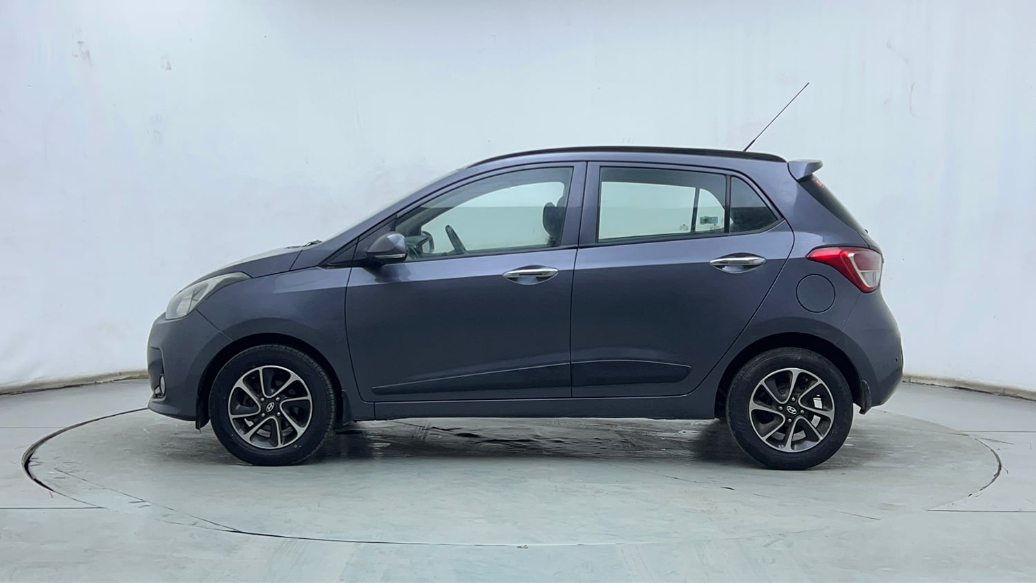 Used 2018 Hyundai Grand i10 Asta U2 1.2 CRDi Diesel Manual exterior LEFT SIDE VIEW