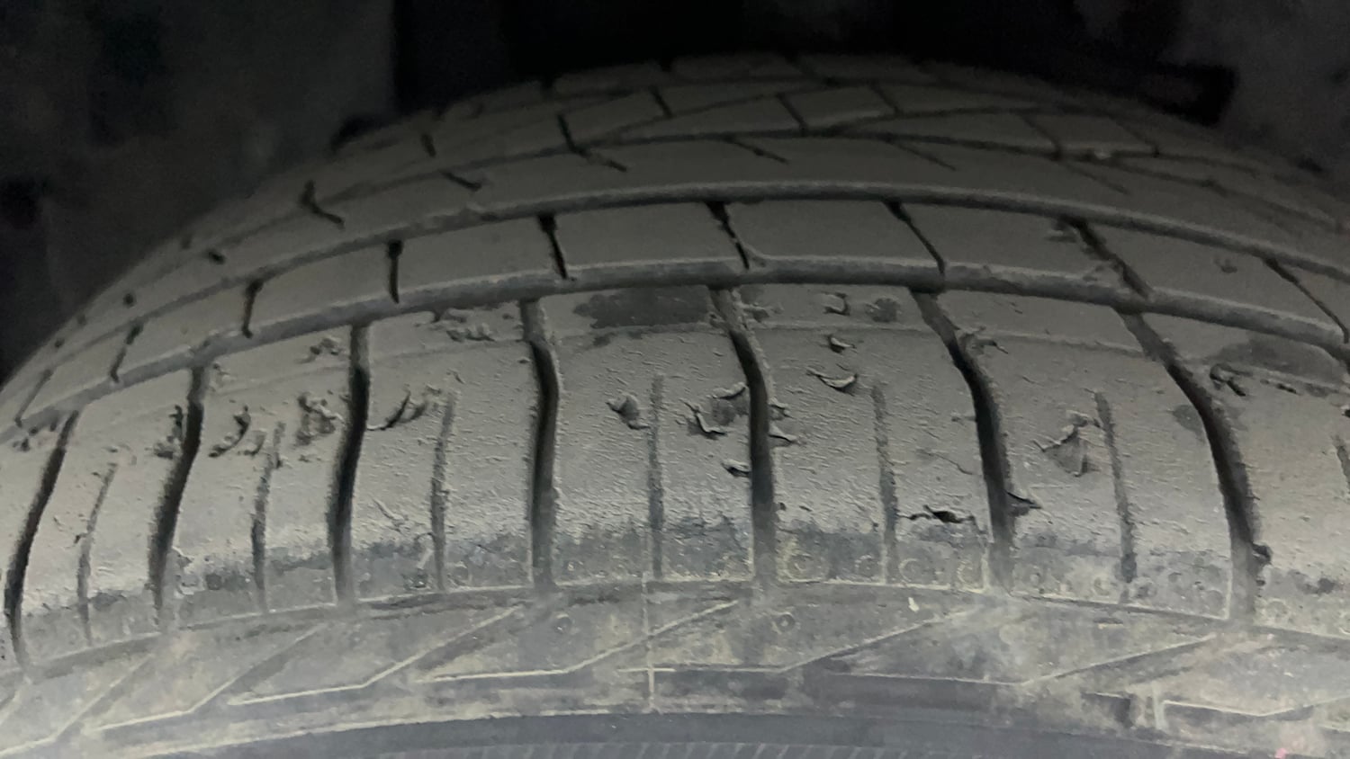 Used 2022 Tata Nexon XZA Plus (Premium) Diesel Jet Diesel Automatic tyres RIGHT FRONT TYRE TREAD VIEW