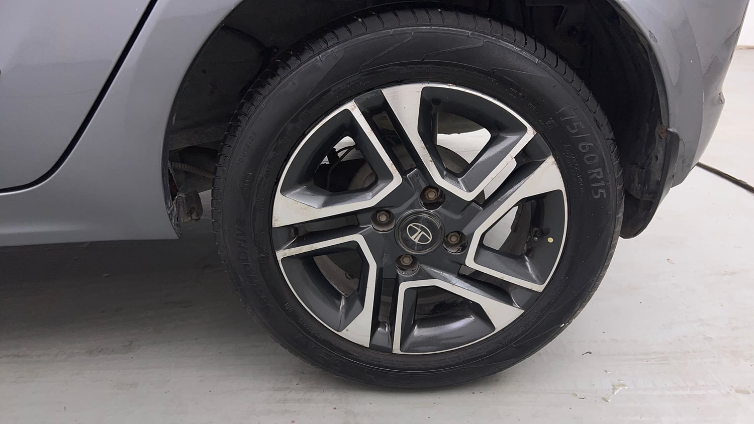 Used 2020 Tata Tiago Revotron XZ Plus Petrol Manual tyres LEFT REAR TYRE RIM VIEW