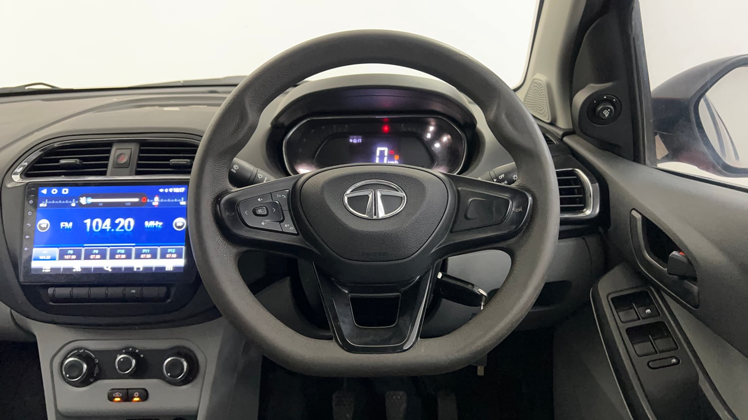 Used 2023 Tata Tiago XT CNG Cng Manual interior STEERING VIEW