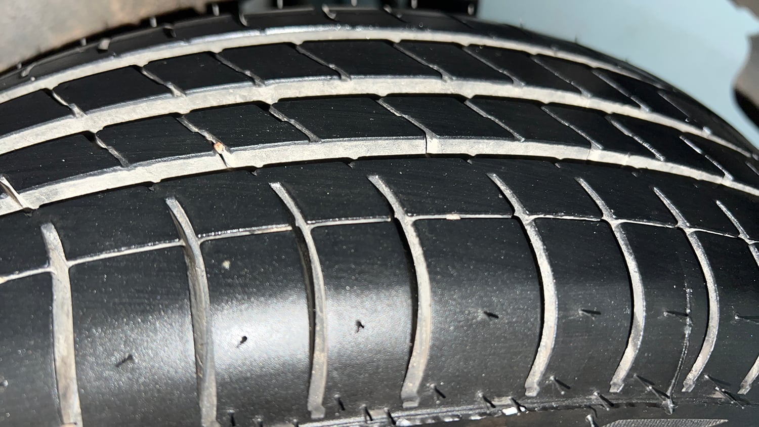 Used 2015 Maruti Suzuki Wagon R VXI Petrol Manual tyres LEFT REAR TYRE TREAD VIEW