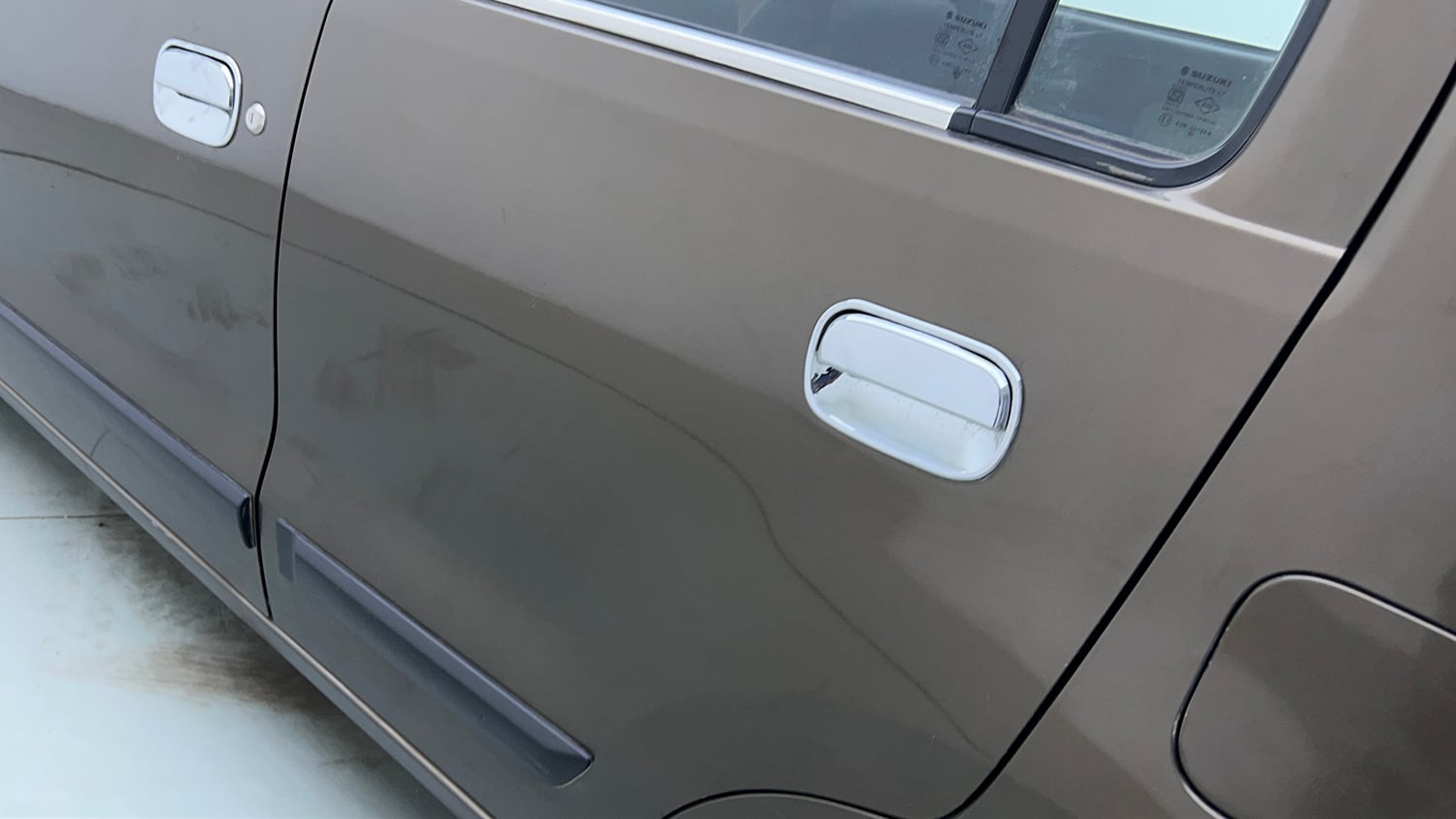Used 2018 Maruti Suzuki Wagon R 1.0 VXI AMT Petrol Automatic dents MINOR SCRATCH