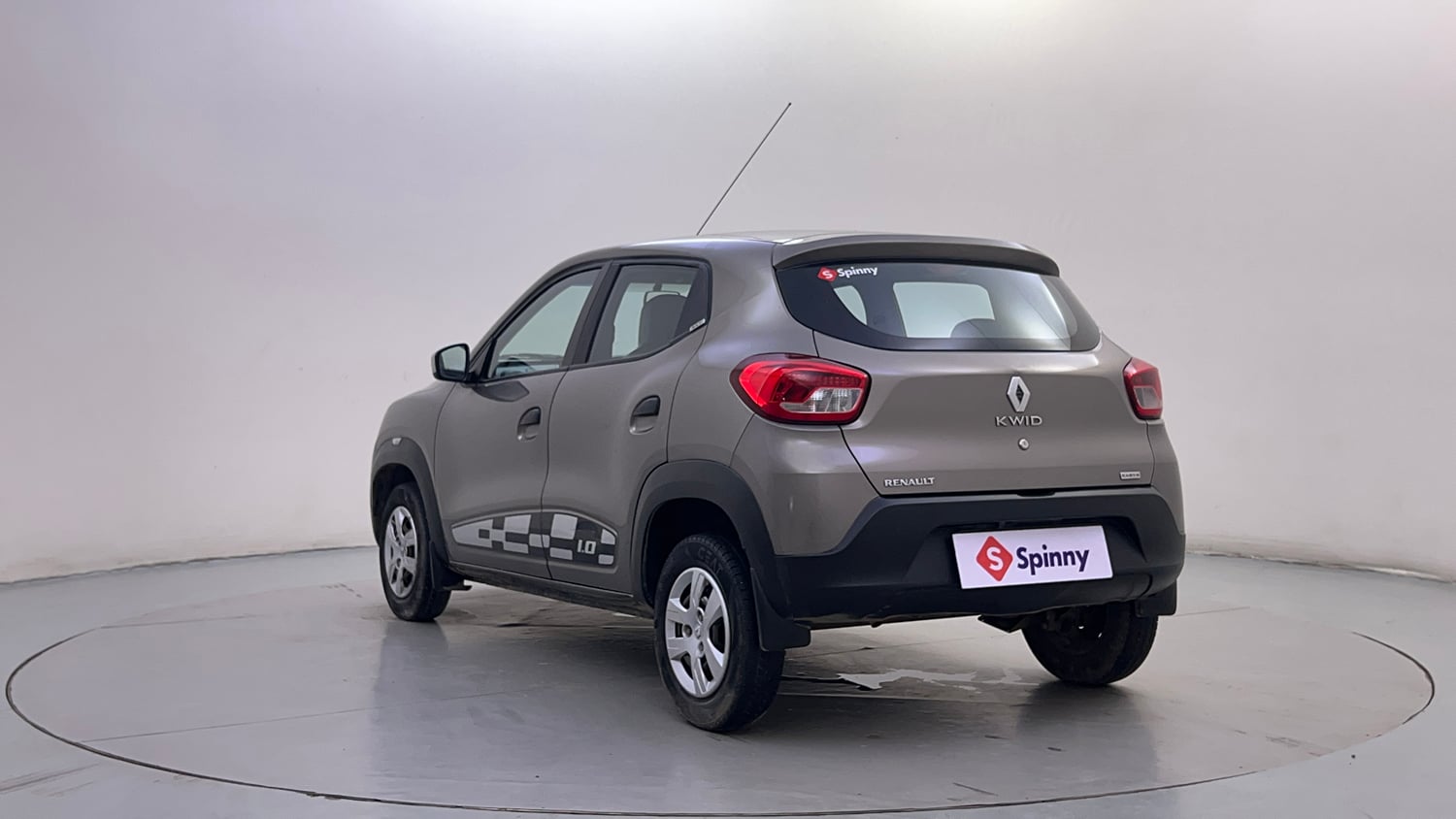 Used 2018 Renault Kwid 1.0 RXT AMT Opt Petrol Automatic exterior LEFT REAR CORNER VIEW
