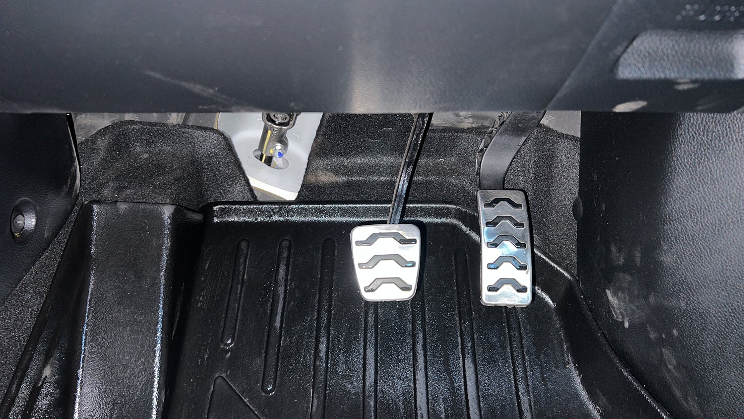 Used 2022 Kia Sonet GTX Plus 1.0 iMT Petrol Manual interior PEDALS VIEW