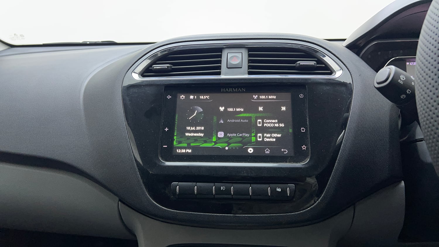 Used 2020 Tata Tiago XZA Plus Petrol Automatic top_features Integrated (in-dash) music system