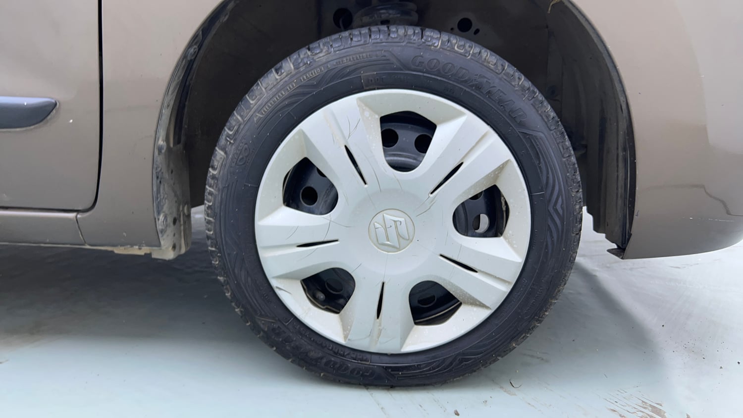 Used 2018 Maruti Suzuki Wagon R 1.0 VXI AMT Petrol Automatic tyres RIGHT REAR TYRE RIM VIEW