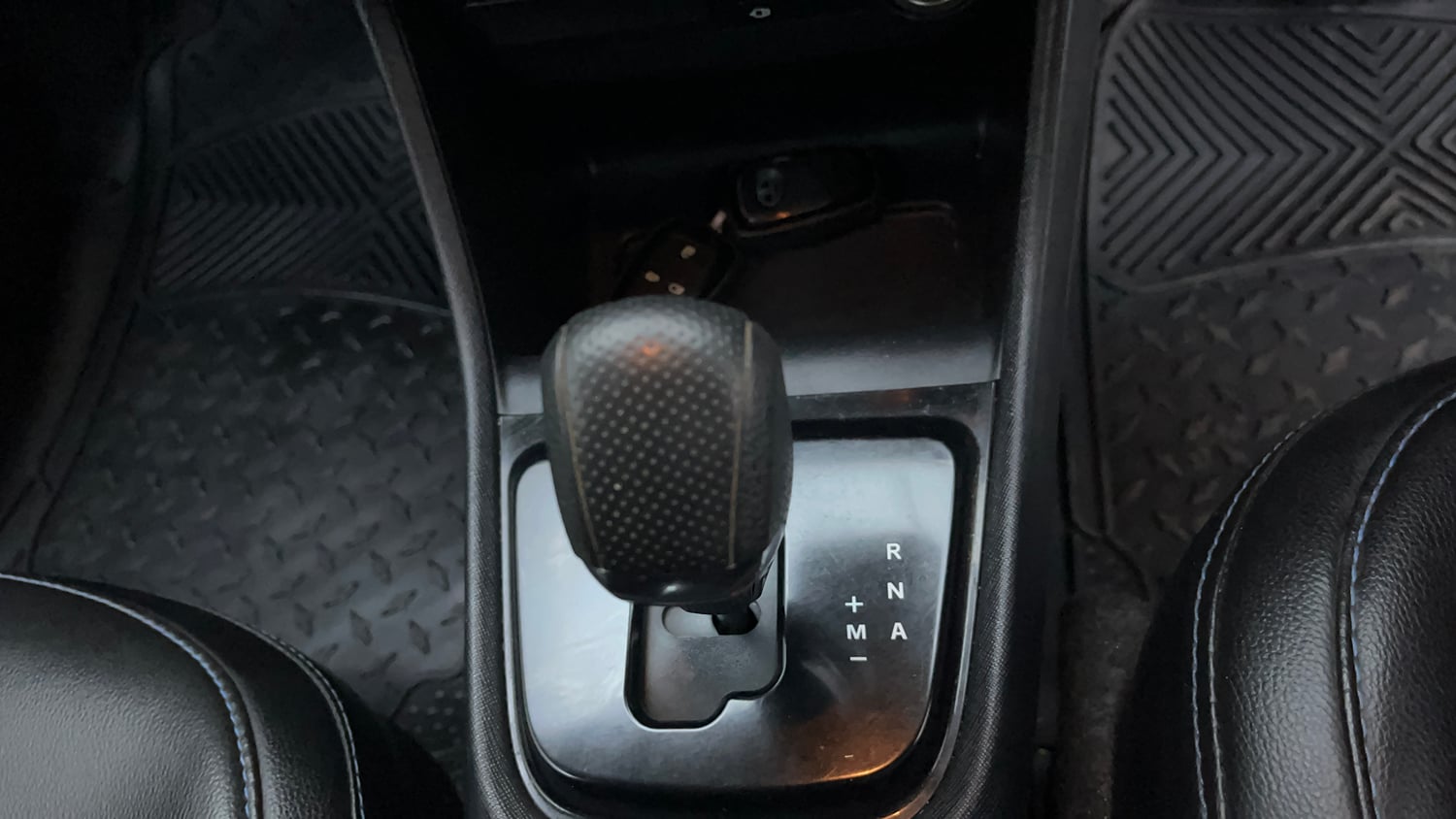Used 2023 Tata Punch Creative AMT Petrol Automatic interior GEAR  KNOB VIEW