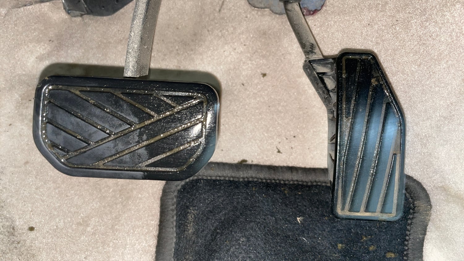 Used 2019 Maruti Suzuki Dzire VXi AMT Petrol Automatic interior PEDALS VIEW
